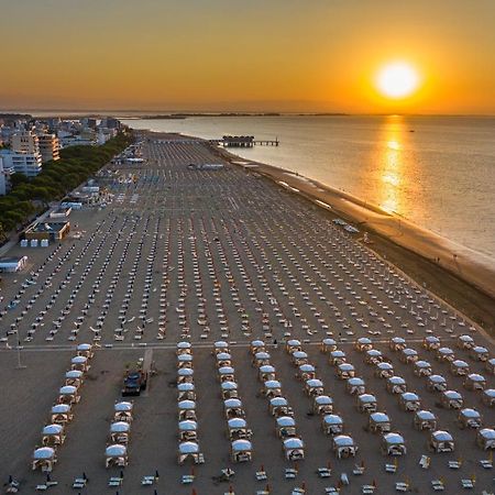 Appartamenti Lucerna Lignano Sabbiadoro Esterno foto