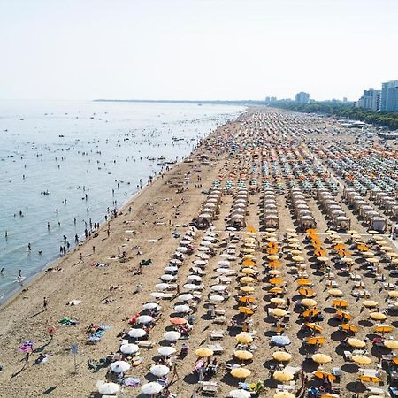 Appartamenti Lucerna Lignano Sabbiadoro Esterno foto