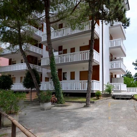 Appartamenti Lucerna Lignano Sabbiadoro Esterno foto
