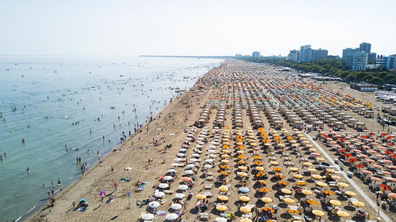 Appartamenti Lucerna Lignano Sabbiadoro Esterno foto