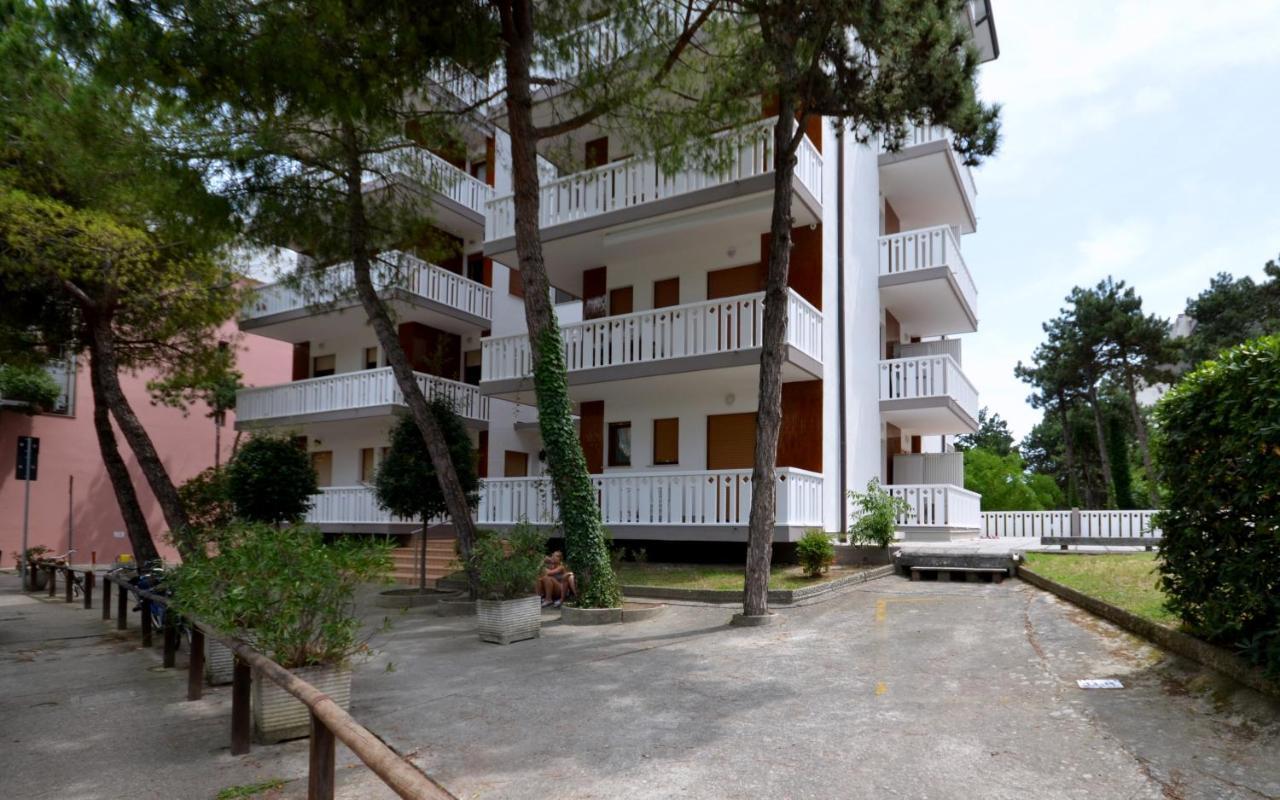 Appartamenti Lucerna Lignano Sabbiadoro Esterno foto